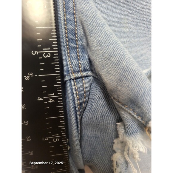 Fashion Nova Women's Denim Jean Cut Off Shorts Distressed Sz 18 - Picture 6 of 7